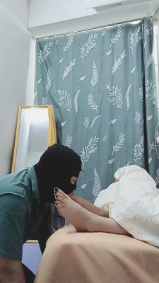 【美娜格格】家奴舔脚伺候起床 bf22732_HD绳艺资源