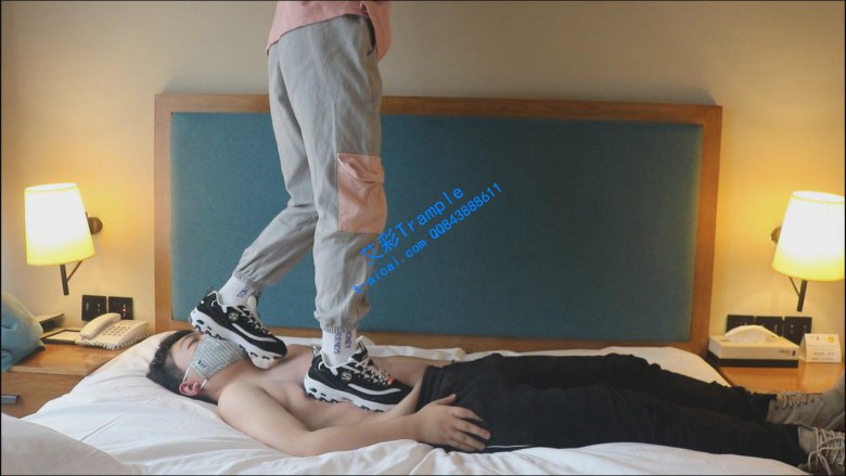 篮球姐姐斯凯奇与肉体的接触 YC-200114-2