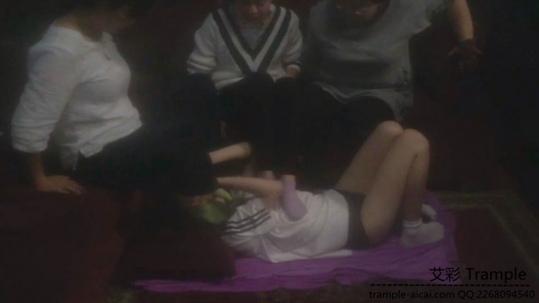 最强女m重磅：三踩女群踩女m 中国MFX！_HD绳艺资源