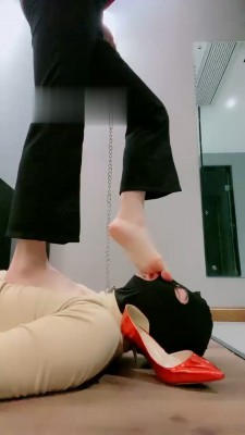 【缘彼大大】高跟蹂躏脚垫 bf22049