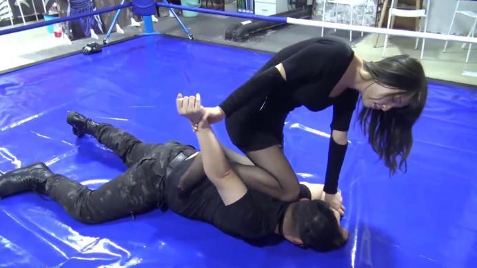 国产格斗MF-MF00丝袜高跟美女的挑战（跪杀+搏击+关节技+踩脖子）bf17918