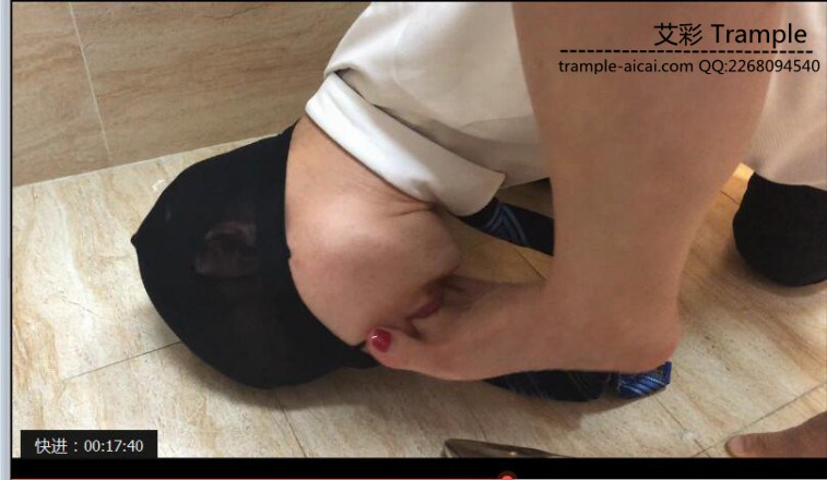 《湘香女王》下班狗伺候女王洗脚