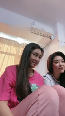 【小祖宗】情侣奴伺候舔脚