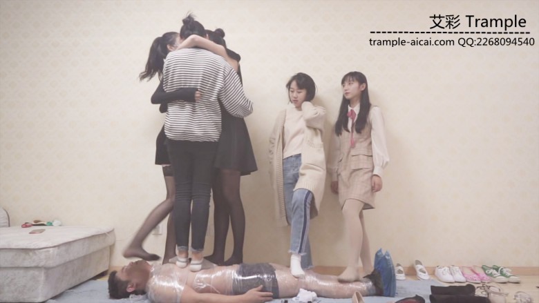 5s保鲜膜包暴力踩踏