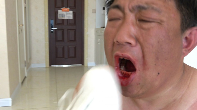 超脏小白鞋，白棉袜暴力羞辱猪头