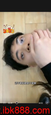 美女姐姐玩狗狗