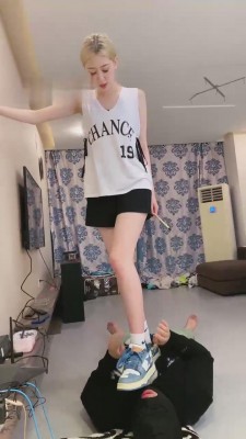 【麋鹿银儿】运动女神VS绿帽狗 bf15289