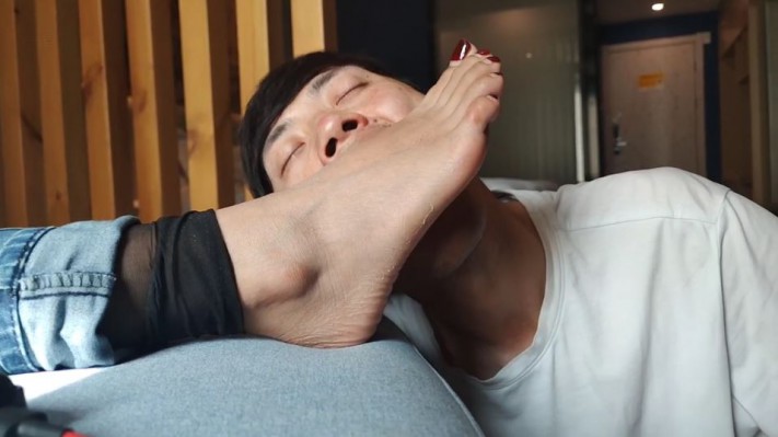 【冰雪女王】黑丝裸足舔脚大片 YC-220803