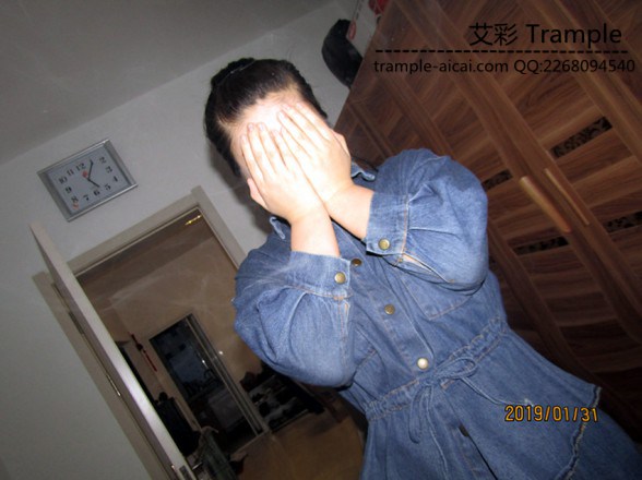 俩位学生小姐姐丝袜臭脚