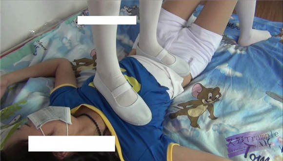 甜儿公主虐踩向老师告密l的LULU G-NV-103