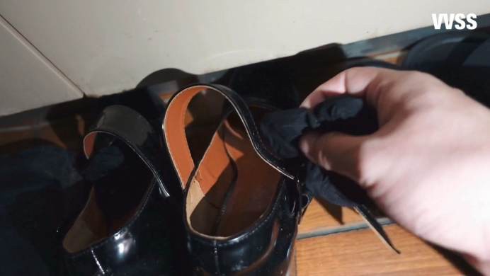 小偷被瑶酱抓住后强迫吃脚舔袜坐脸窒息_HD绳艺资源