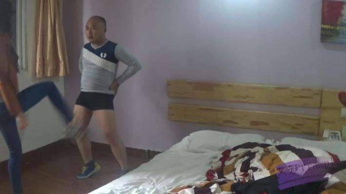 跆拳道美女人肉沙包