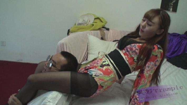 女杀手虐杀黑帮老大