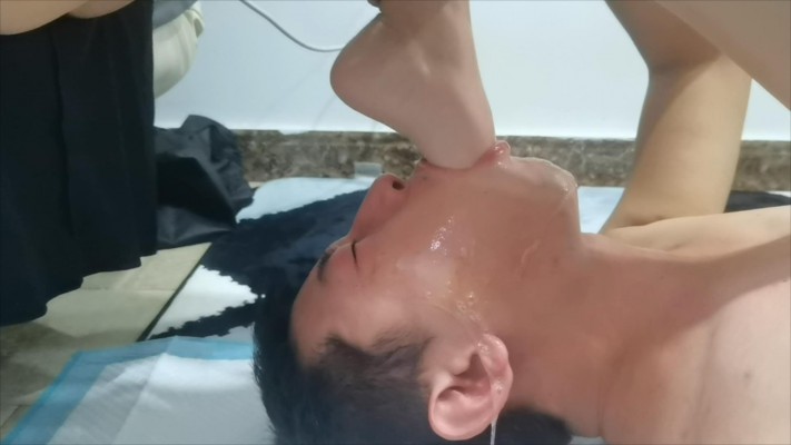 漂亮小姐姐深喉插吐血 YC-220601-8