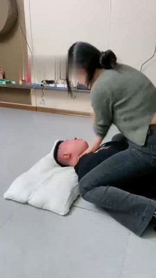 【麋鹿银儿】素人姐妹暴力虐打出气调 bf21836