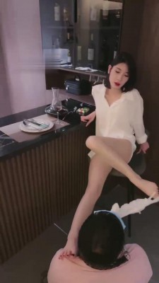 【简一】酒吧吧台被小姐羞辱 bf15158