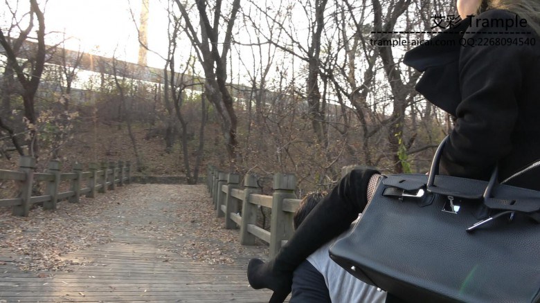 户外骑马 靴底极限羞辱