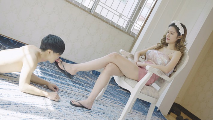 〖H.P.L栖心之栈〗—尔岚白皙美腿的人字拖踩踏 HPL-221117