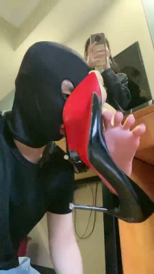 【甜依】ol高跟裸足狂舔 bf22538_HD绳艺资源