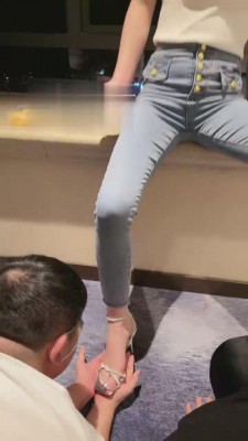 【简一】御姐范高跟凉鞋踩踏羞辱 bf15585