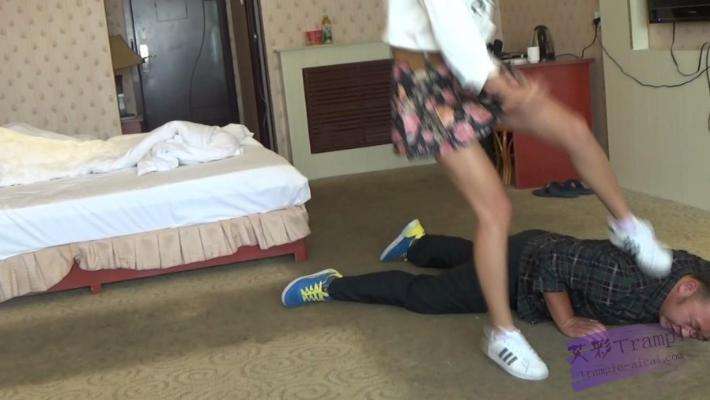 小薇实战防身情景演练