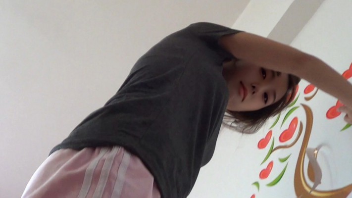 小瑶全体重踩脸踩脖子闻原味白袜_HD绳艺资源