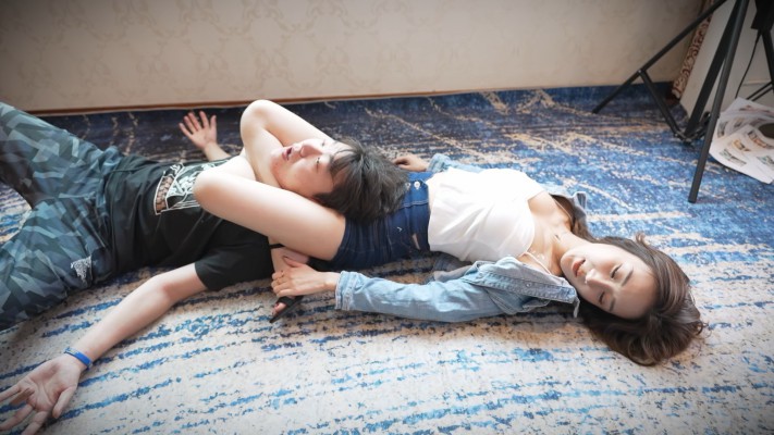 [MagicIMirror 魔镜少女]—随DJ牛仔裤脸上摇摆 MM-221221