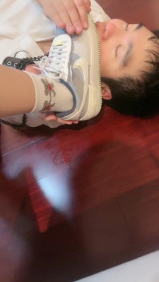 【桃幼幼】生活化人体刷鞋器 bf22902