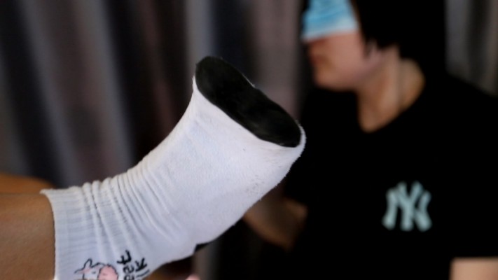 【惑心】刚运动完的臭袜深喉