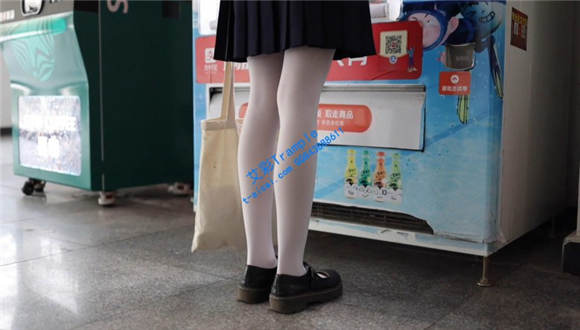 小美女白丝小皮鞋