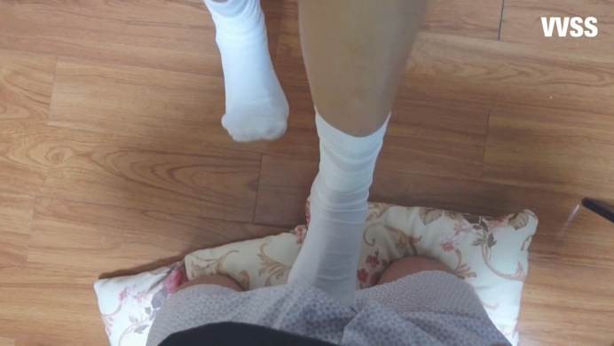 小偷被瑶酱抓住后强迫吃脚舔袜坐脸窒息