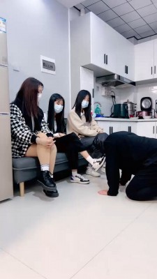 【精神小妹】3位素人学生主气味圣水羞辱 bf19848_HD绳艺资源