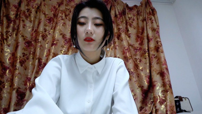 【校园女流氓】安诺白袜脚下羞辱贱奴POV_HD绳艺资源