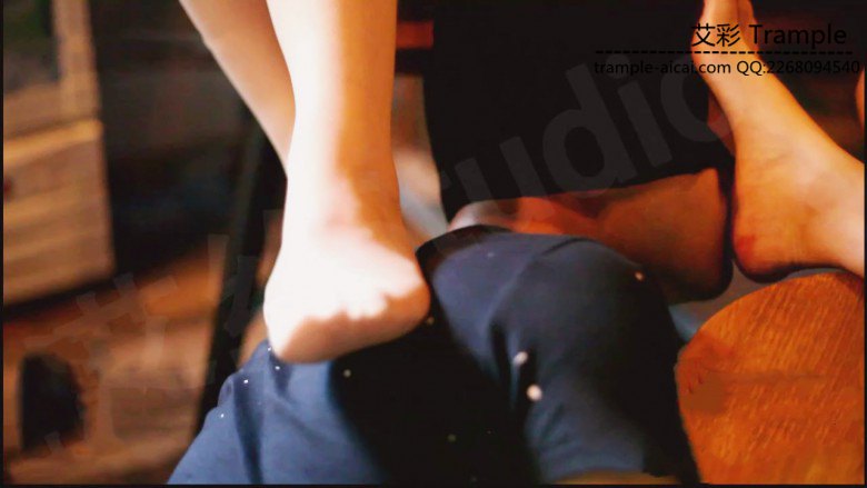 【艾丝Studio】扶桑果儿女王酒吧狠虐贱狗 170618