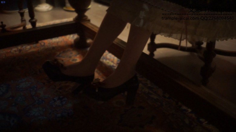 少女白丝高跟 各角度