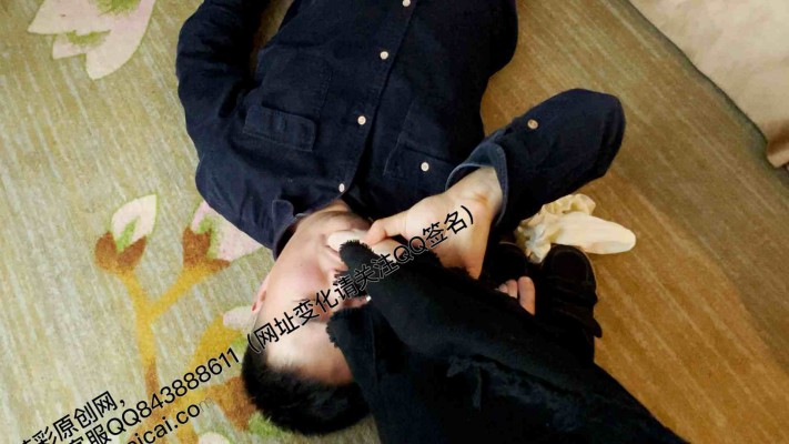 【第5风格】00后鲨鱼酱小主的首秀，踩脸tj深喉一起安排 YC-221231-5