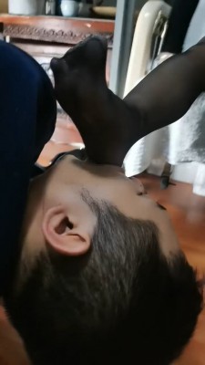 【明明】长靴黑丝辱脚奴 bf19812