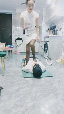 【小小小魔女】沐足小姐黑丝调狗 bf19156