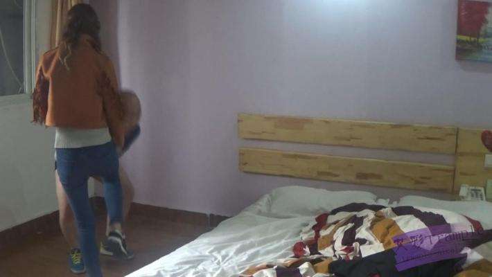 跆拳道美女人肉沙包