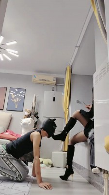 【丫丫】长靴+小白鞋暴力踢踹 bf23173