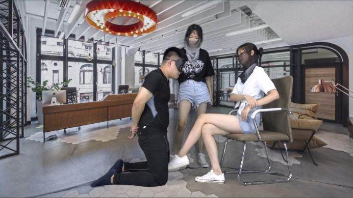 SM连续剧《女老大逗卧底》第一集【南国原创】3D立体拍摄剧情踩踏踢裆舔鞋YC-220620-2