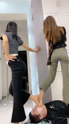 【麋鹿银儿】女神双胞胎姐妹极致重度-踩踏/深喉 bf22249