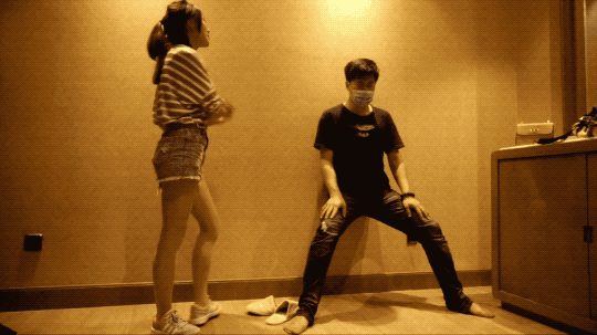 希雨归来暴力踢裆踩踏踹腹