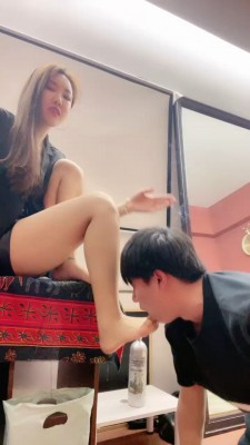 【辣妈S】骑马遛狗/丝袜脚深喉 bf22318