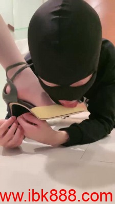 【ccyouer】沉浸式高跟踩踏舔脚 bf23593