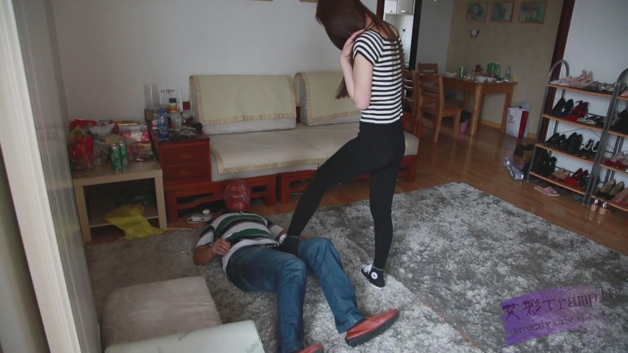 520vivi女神白袜帆布鞋！_HD绳艺资源