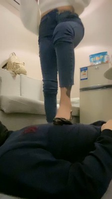 【路子】高跟鞋踩踏+恋足+耳光 bf21396