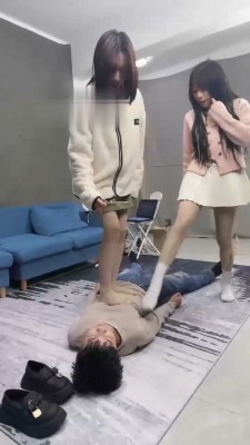 【茜茜】双S学生妹辱绿帽废物【双视角完整版】 bf21799