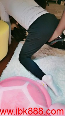 【小小春公主】御姐各种高跟踩踏【续集】 bf23453