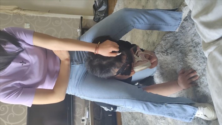 【子怡】50分钟剧情片:把室友调教成狗的过程 YC-220626-3